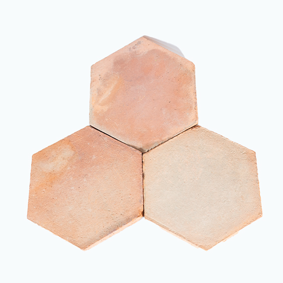 Losa baldosa de barro cocido artesanal con forma de hexágono. cerámico de barro hexagonal